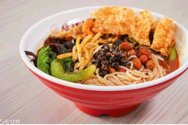 螺蛳粉为什么是臭的 螺蛳粉不加酸笋还臭吗 螺蛳粉为什么是臭的 螺蛳粉不加酸笋还臭吗