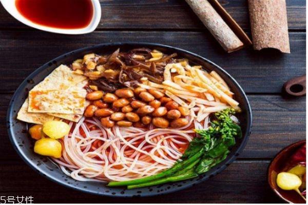 螺蛳粉为什么是臭的 螺蛳粉不加酸笋还臭吗 螺蛳粉为什么是臭的 螺蛳粉不加酸笋还臭吗