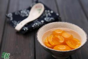 枇杷和冰糖能一起吃吗？冰糖枇杷水的功效