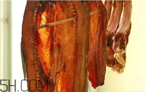 腌腊鱼十斤放多少盐 腌制腊鱼的用盐比例 腌腊鱼十斤放多少盐 腌制腊鱼的用盐比例