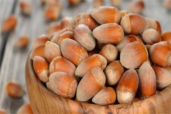 没开口的榛子怎么剥 榛子没开口怎么打开 没开口的榛子怎么剥 榛子没开口怎么打开