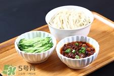 吃炸酱面会胖吗?炸酱面的热量是多少 吃炸酱面会胖吗?炸酱面的热量是多少