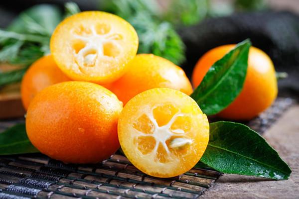 金桔放冰箱可以放多久 金桔能不能冷冻保存 金桔放冰箱可以放多久 金桔能不能冷冻保存