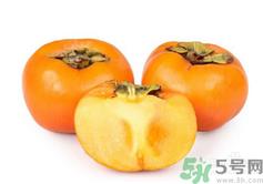 吃硬柿子的好处 硬柿子的功效与作用 吃硬柿子的好处 硬柿子的功效与作用