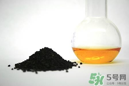 什么人不能吃核桃油?核桃油的禁忌事项 什么人不能吃核桃油?核桃油的禁忌事项