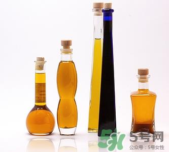 什么人不能吃核桃油?核桃油的禁忌事项 什么人不能吃核桃油?核桃油的禁忌事项