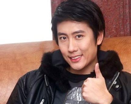 他是《西游记》中的“唐僧”,也是陈慧琳亲弟弟,却一直不温不火