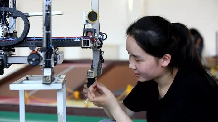 记录平凡 | 这群学霸开挂的人生，从玩转“它”开始