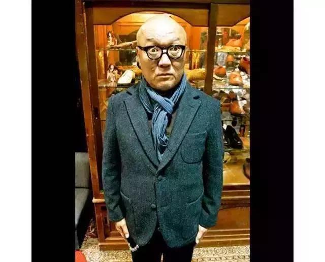 知道吗，烂街的EVISU是山寨的鼻祖