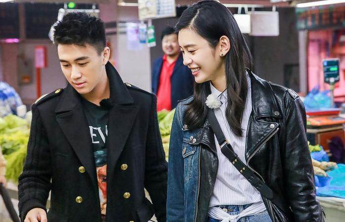 赌王儿子何猷君23岁公司上市太拼？可他不努力会被父亲二房排挤