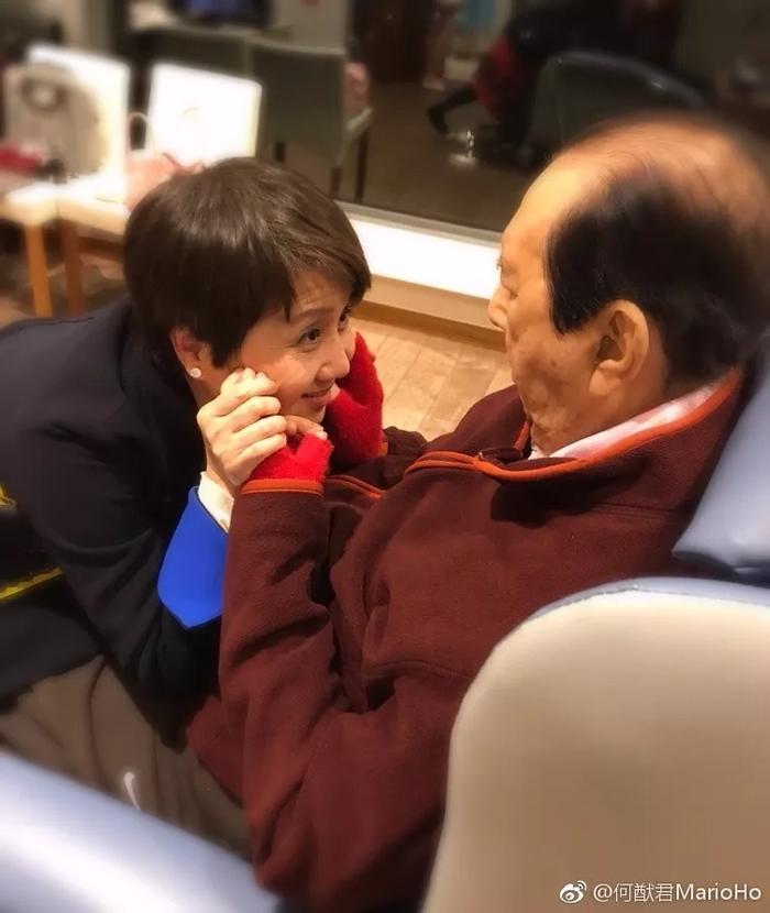 赌王儿子何猷君23岁公司上市太拼？可他不努力会被父亲二房排挤