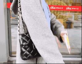 衣服粘毛粘灰?用这个1招搞定,比胶带好用100倍