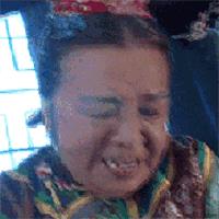 83岁“灵魂老太太”李明启,儿子儿媳皆顶流明星,今抱双孙享清福