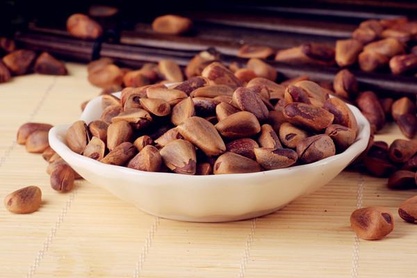 松子孕妇能吃吗 松子对孕妇的好处