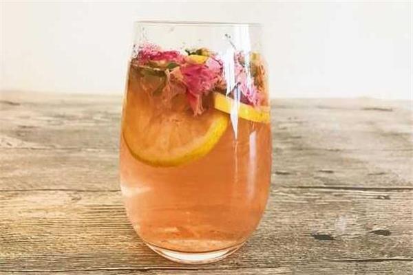玫瑰柠檬茶能天天喝吗 玫瑰柠檬茶的功效与禁忌 玫瑰柠檬茶能天天喝吗 玫瑰柠檬茶的功效与禁忌