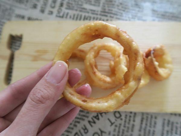 洋葱圈怎么做好吃 轻盈脆口的做法 洋葱圈怎么做好吃 轻盈脆口的做法