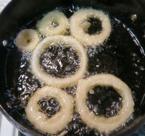 洋葱圈怎么做好吃 轻盈脆口的做法 洋葱圈怎么做好吃 轻盈脆口的做法