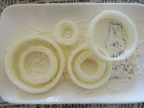 洋葱圈怎么做好吃 轻盈脆口的做法 洋葱圈怎么做好吃 轻盈脆口的做法