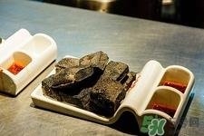 毛豆腐和臭豆腐哪个好?毛豆腐和臭豆腐有什么区别 毛豆腐和臭豆腐哪个好?毛豆腐和臭豆腐有什么区别