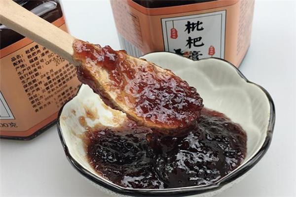 枇杷膏可以和牛奶一起吃吗 当心肠胃不适 枇杷膏可以和牛奶一起吃吗 当心肠胃不适