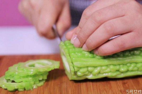 苦瓜可以去痘痘吗 去痘痘可以用苦瓜吗