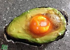 牛油果发苦是怎么回事？牛油果发苦可以吃吗？