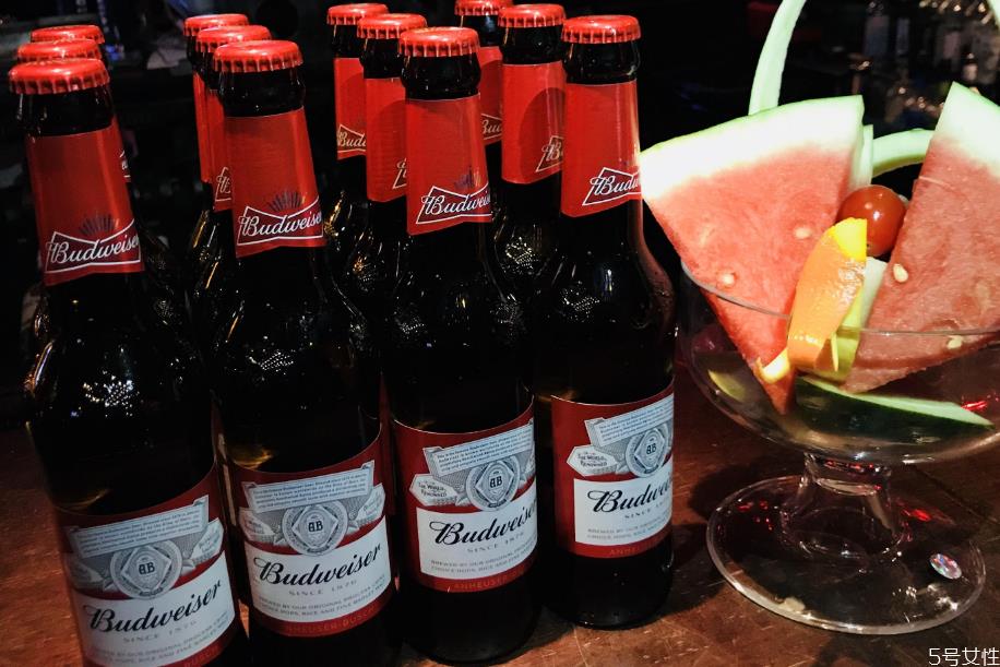 百威啤酒多少钱一瓶 百威啤酒多少钱一箱 百威啤酒多少钱一瓶 百威啤酒多少钱一箱