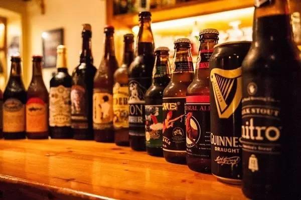 啤酒的保质期一般多久 喝啤酒肚子胀怎么缓解