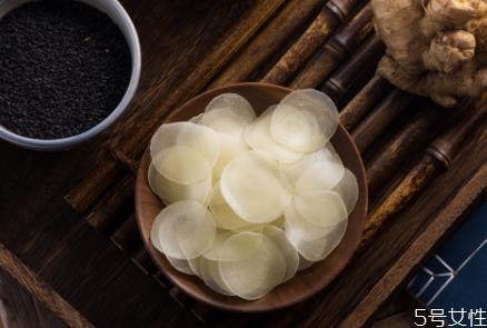 虾片为什么一炸就膨化 虾片炸不起来是怎么回事 虾片为什么一炸就膨化 虾片炸不起来是怎么回事