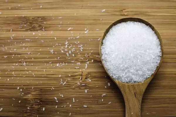 做菜放味精主要的作用是什么 味精不超过多少最健康 做菜放味精主要的作用是什么 味精不超过多少最健康