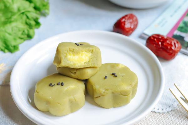 绿豆糕要不要加糯米粉 绿豆糕用黄油还是植物油好 绿豆糕要不要加糯米粉 绿豆糕用黄油还是植物油好