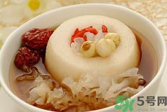 梨水怎么熬可以治咳嗽?梨水的功效与作用 梨水怎么熬可以治咳嗽?梨水的功效与作用