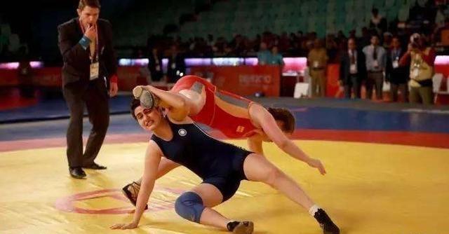 争议这么大的《摔跤吧！爸爸》，你知道观看的正确姿势吗？