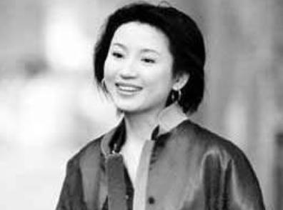 与潘虹相爱8年离婚,扭头追央视主持王小丫,米家山现在怎样了?