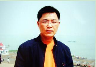 与潘虹相爱8年离婚,扭头追央视主持王小丫,米家山现在怎样了?