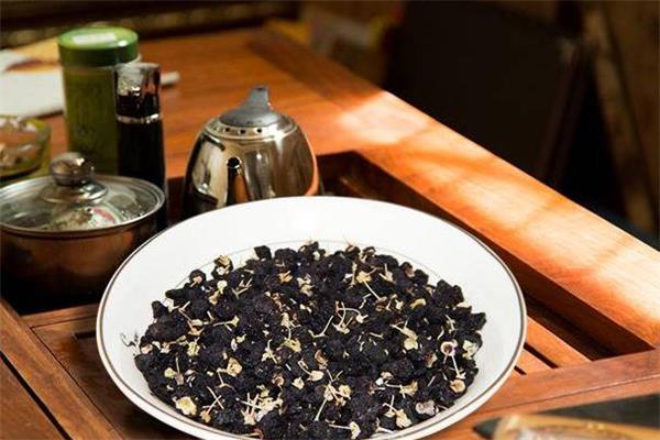 吃黑枸杞牙齿会变黑吗 吃黑枸杞牙齿会染色吗 吃黑枸杞牙齿会变黑吗 吃黑枸杞牙齿会染色吗