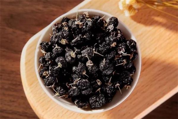 吃黑枸杞牙齿会变黑吗 吃黑枸杞牙齿会染色吗 吃黑枸杞牙齿会变黑吗 吃黑枸杞牙齿会染色吗