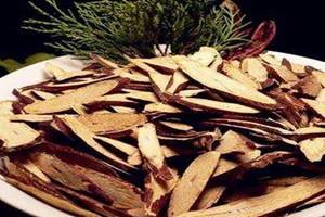 何首乌为什么忌铁器 会降低药效 何首乌为什么忌铁器 会降低药效