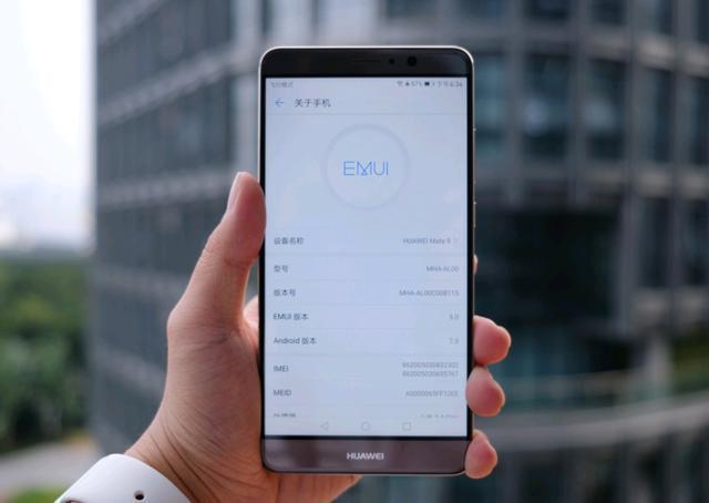 在手机系统更新这件事上，小米华为和OPPOvivo谁更有良心?