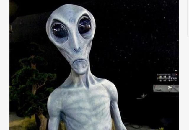 霍金预言,如果外星人在地球,能躲藏的地方就是深海