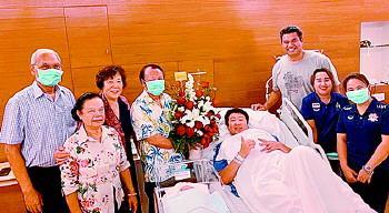 中国前女排队长冯坤喜迎爱子