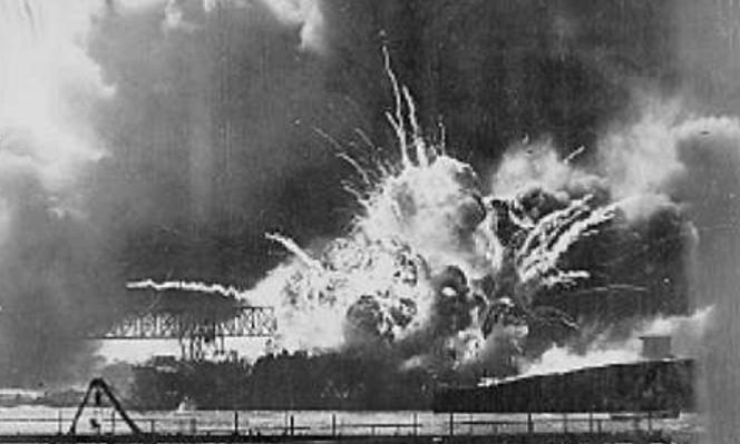 他为了报复, 炸沉中国一艘驱逐舰, 造成中国161名海军死伤