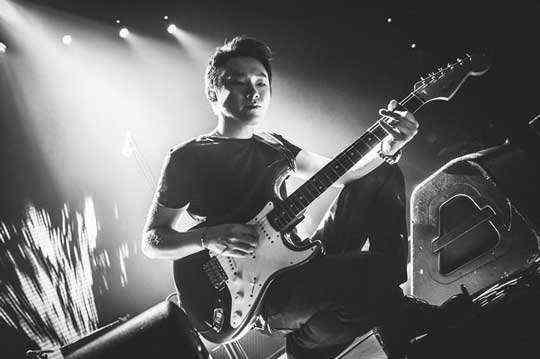 他曾是《好声音》冠军，后沦落街头卖唱，今上节目大爆选秀内幕！