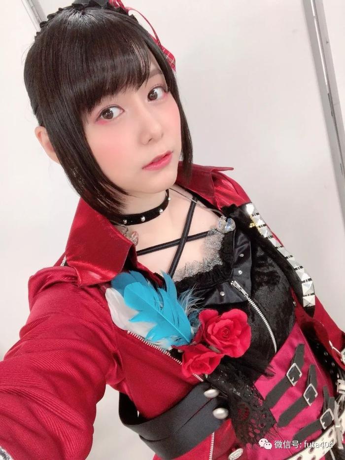 【趣图】沉迷动画的佐仓小姐