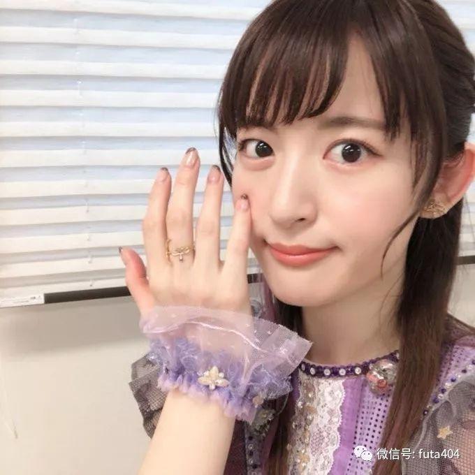 【趣图】沉迷动画的佐仓小姐