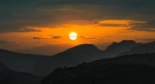 乐山又一巨佛重现，很多游客对地点都很疑惑