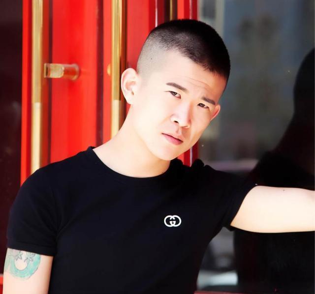 快手11点房岩再战二驴惨败！新晋网红终不敌老牌主播！