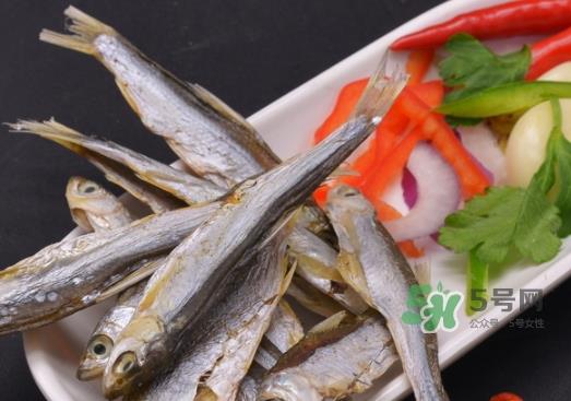 刁子鱼是秋刀鱼吗？刁子鱼是海鱼吗？