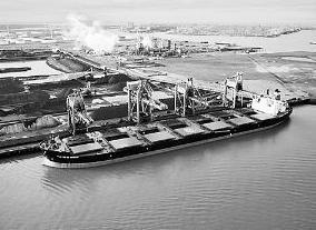 从平民到中国船王，抗战期间为阻止日军进攻，竟自沉自家数艘巨轮