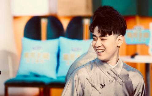 德云社张云雷“大褂等级论”拖孙越栾云平下水，曹鹤阳：喜欢布衣